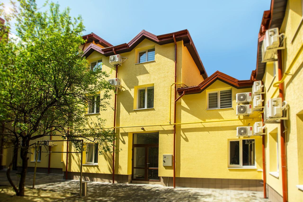 Blum Hotel Lviv Exterior foto